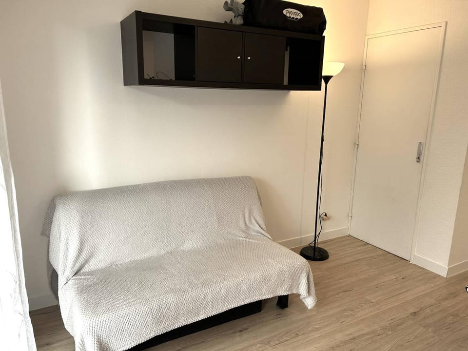 Studio climatisé à 200m de la plage, 4 couchages Apartment in Bormes-les-Mimosas