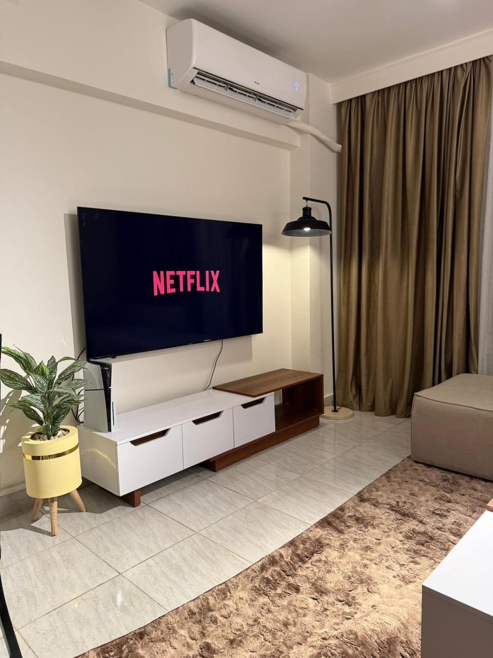 Elegant Beige 2BR in Rehab City Near Avenue Mall Apartment in New Cairo City