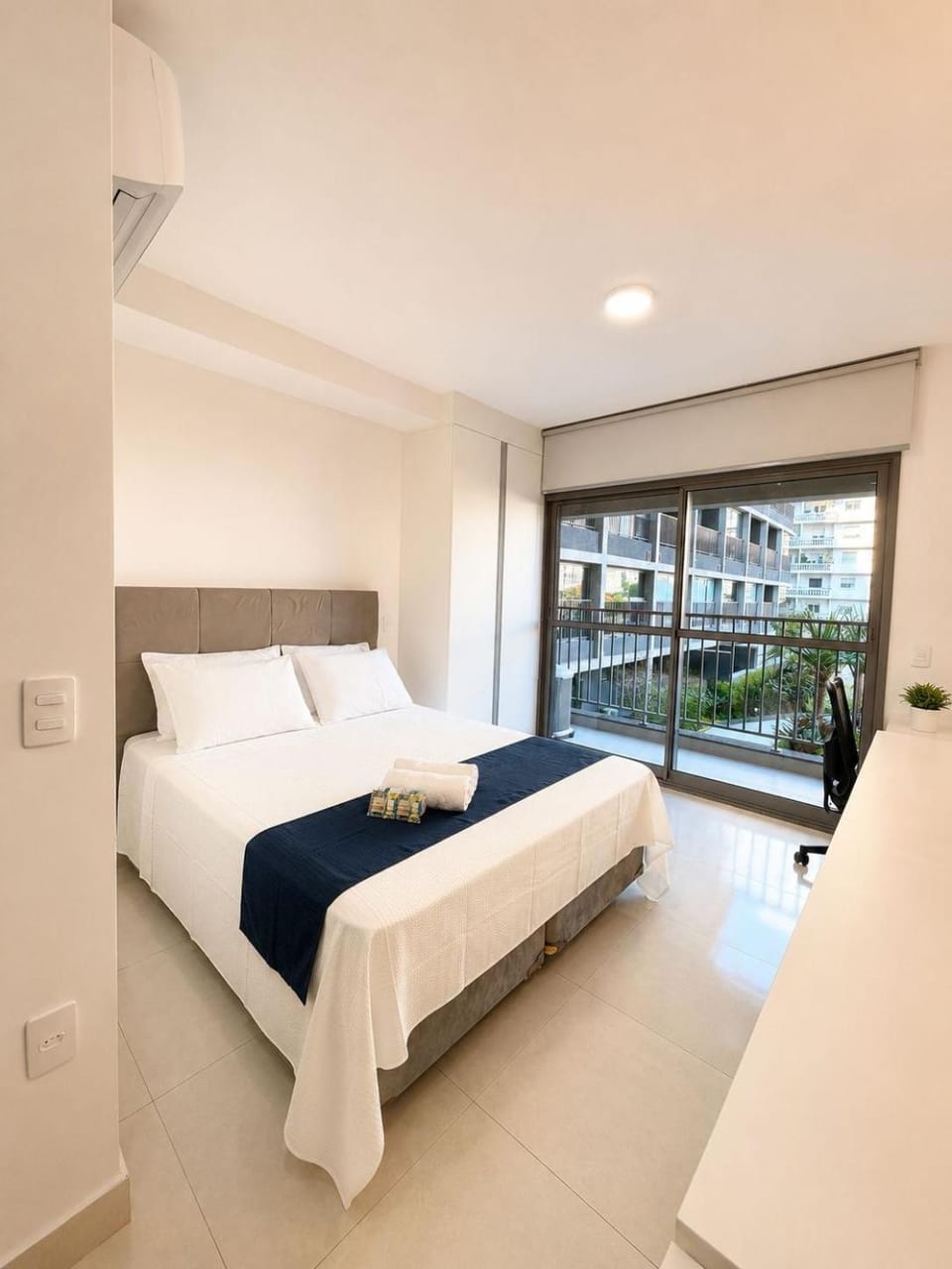 Bed, View (from property/room), Balcony/Terrace, Photo of the whole room, Bedroom, towels