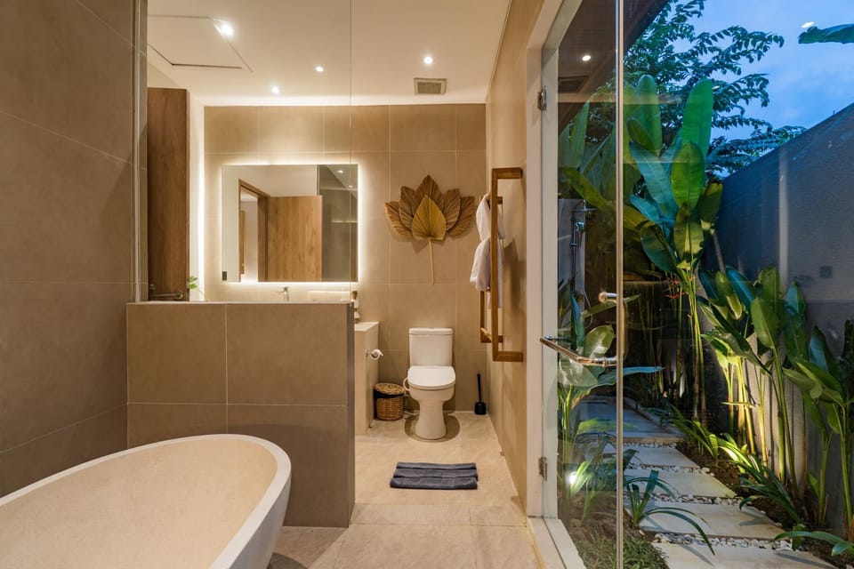 Shower, Toilet, Bathroom, Bath