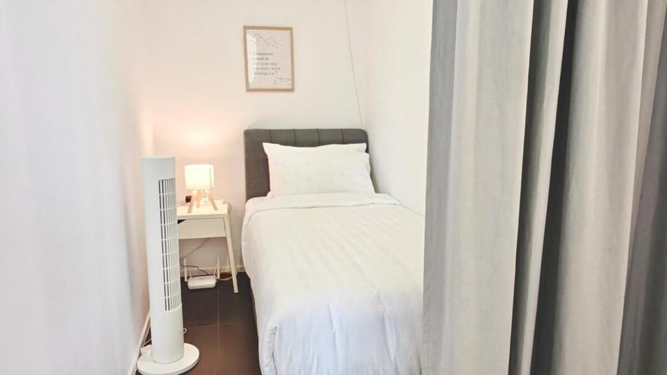 Mont Kiara Arcoris 1-3 Pax 1plus 1Bedroom 163mall Apartment in Petaling Jaya