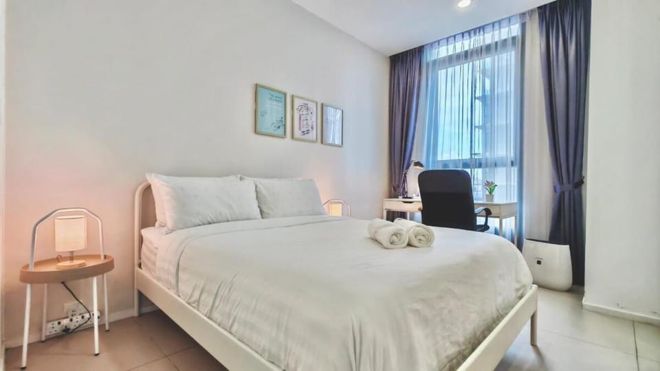 Mont Kiara Arcoris 1-3 Pax 1plus 1Bedroom 163mall Apartment in Petaling Jaya