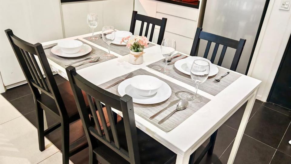 Mont Kiara Arcoris 1-3 Pax 1plus 1Bedroom 163mall Apartment in Petaling Jaya