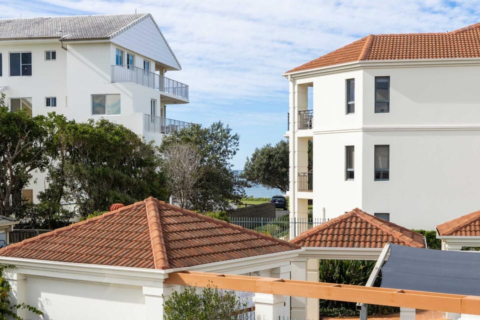 Elanora- Oceanstays- Breakers Pippi Beach Apartment in Yamba