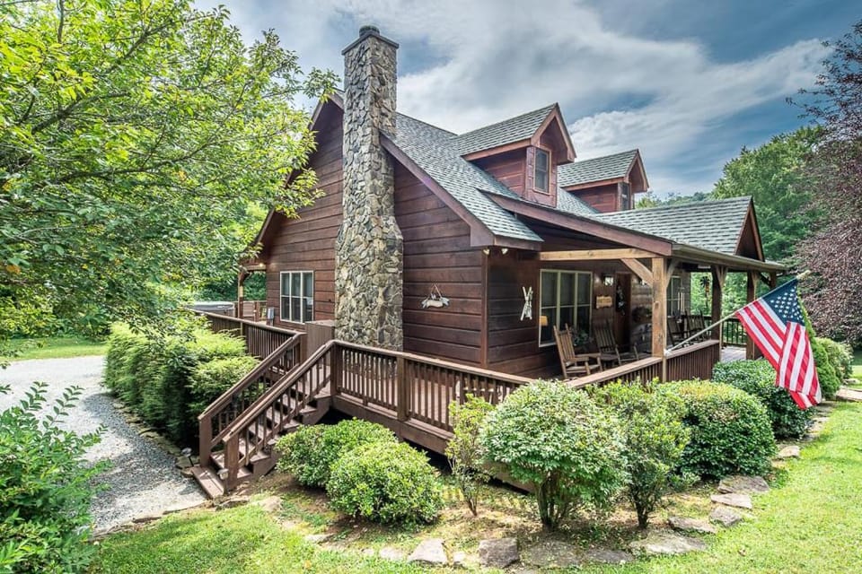 Country Life House in Brushy Fork
