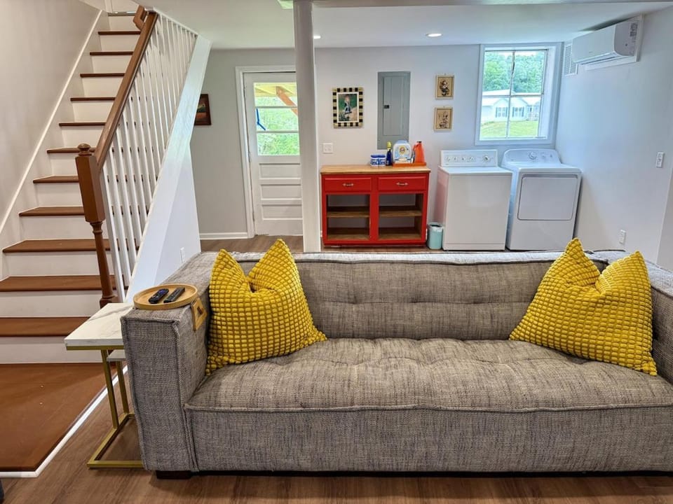 Granny's Getaway House in Weaverville