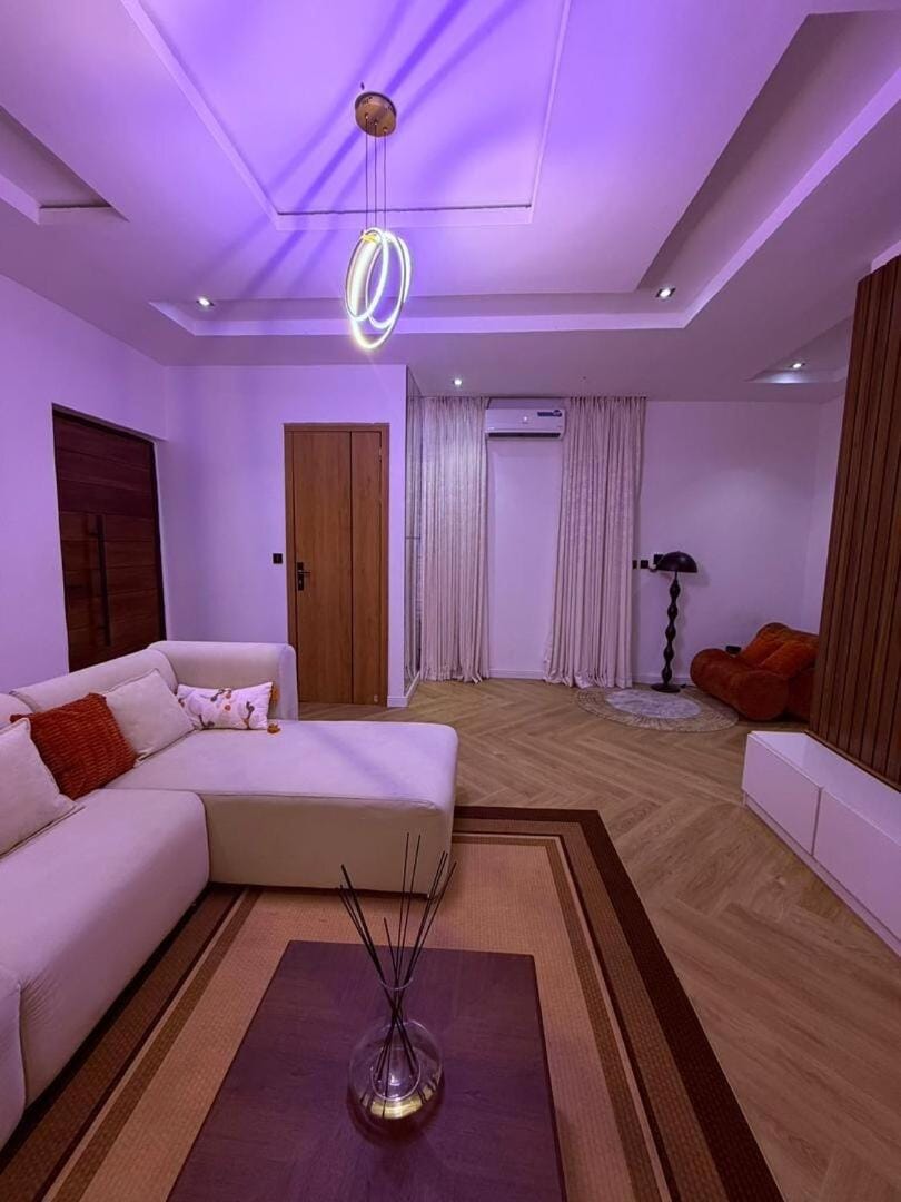 Brand New 2,1 Bedroom Serviced Apartment QQ Apartment in Lagos, Nigeria