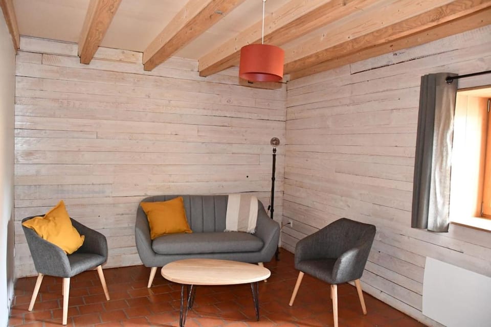 Gîte de Lavau, Fermette en pierre, 8 couchages House in Bourgogne-Franche-Comté