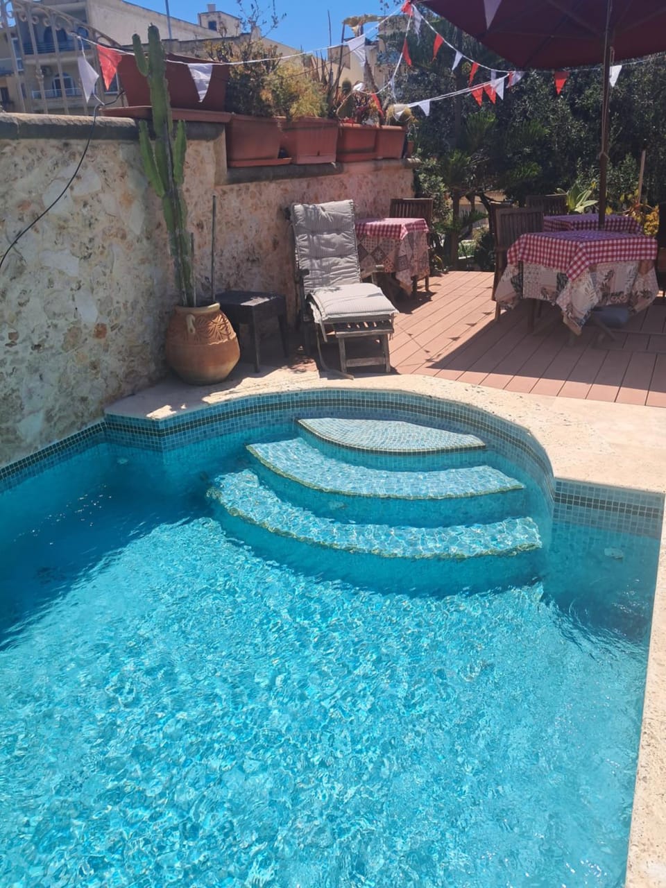 Swimming pool