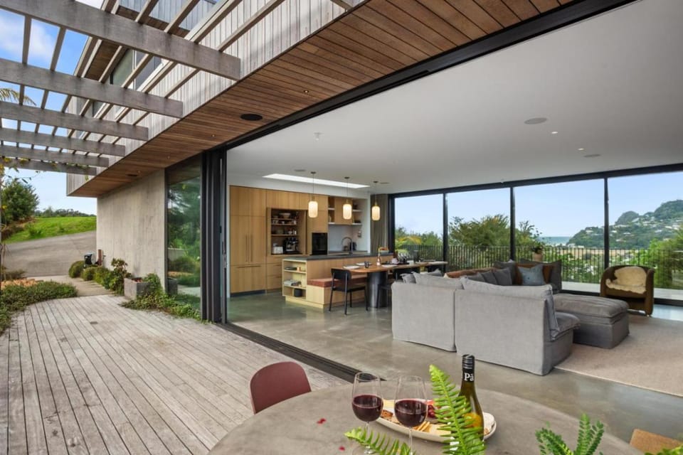 Living room, Dining area, Mountain view, Sea view, kitchen