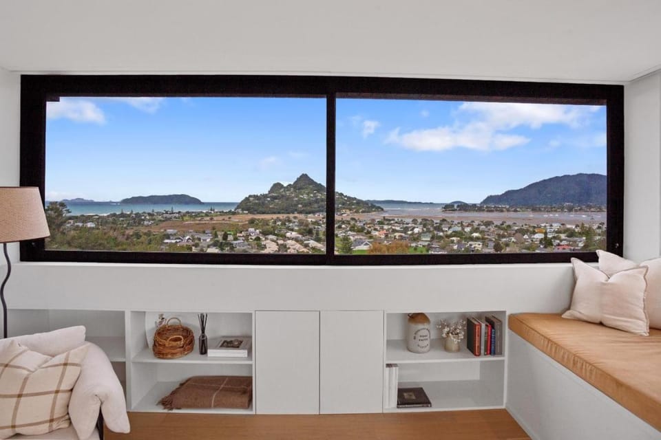 Bedroom, Mountain view, Sea view