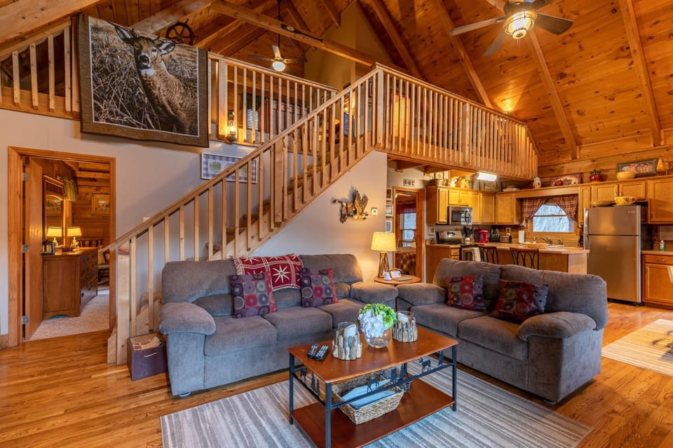 Apple Cove House in Brushy Fork