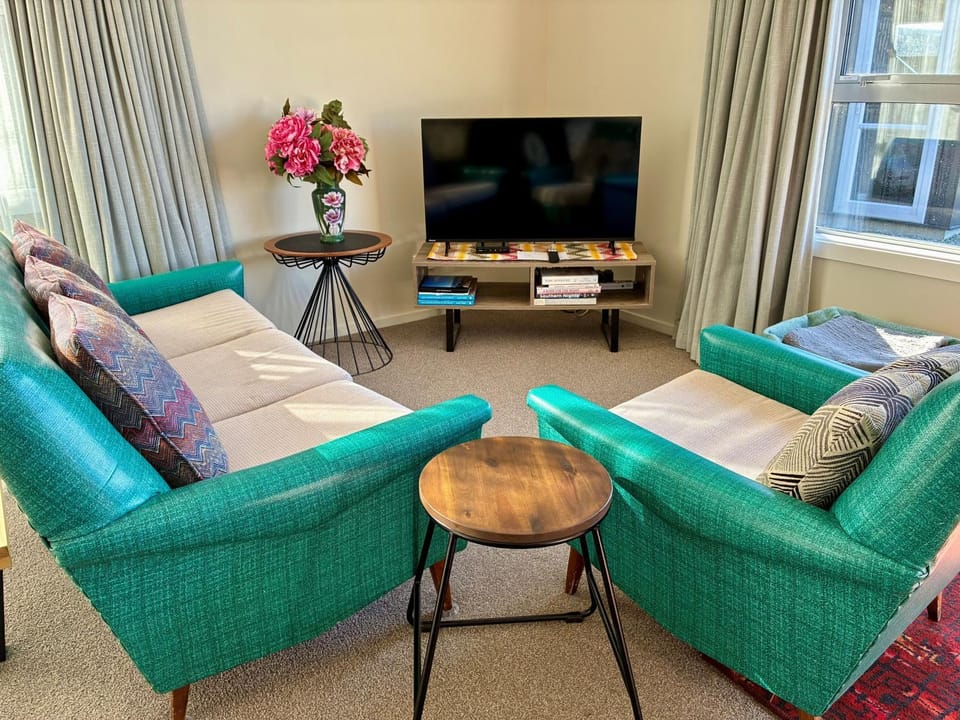 TV and multimedia, Seating area