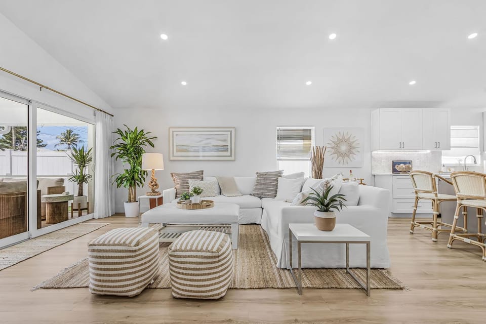 Patio, Kitchen or kitchenette, Living room, Seating area, Dining area