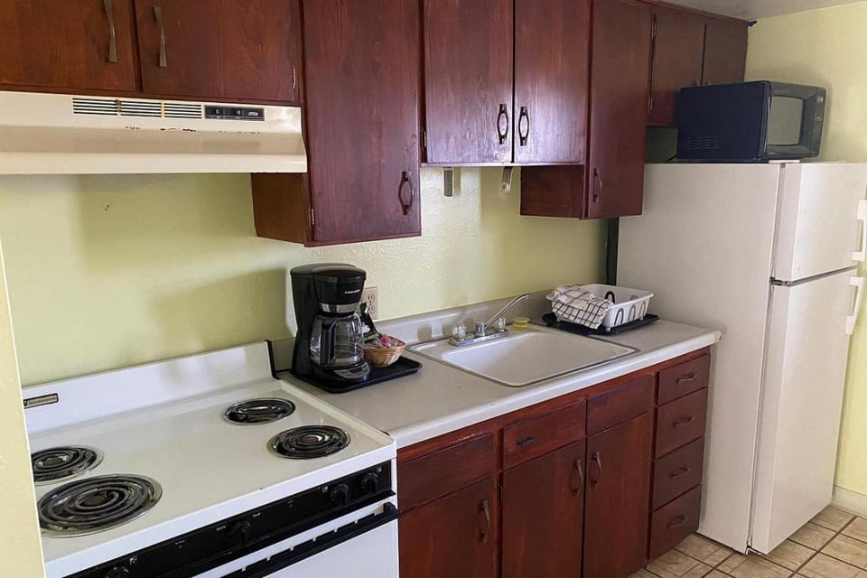 Kitchen or kitchenette, kitchen, kitchen