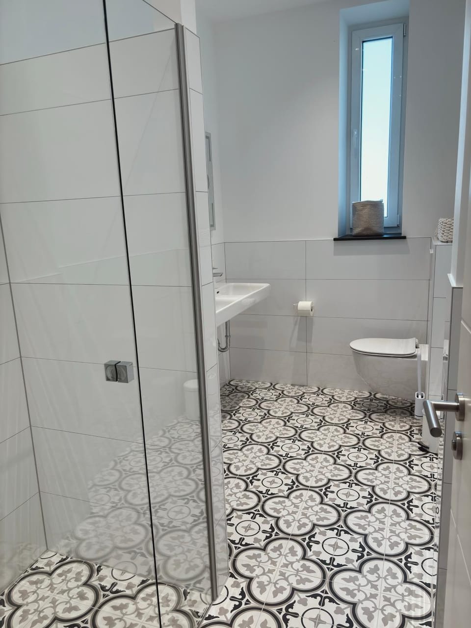 Shower, Toilet, Bathroom, Decorative detail