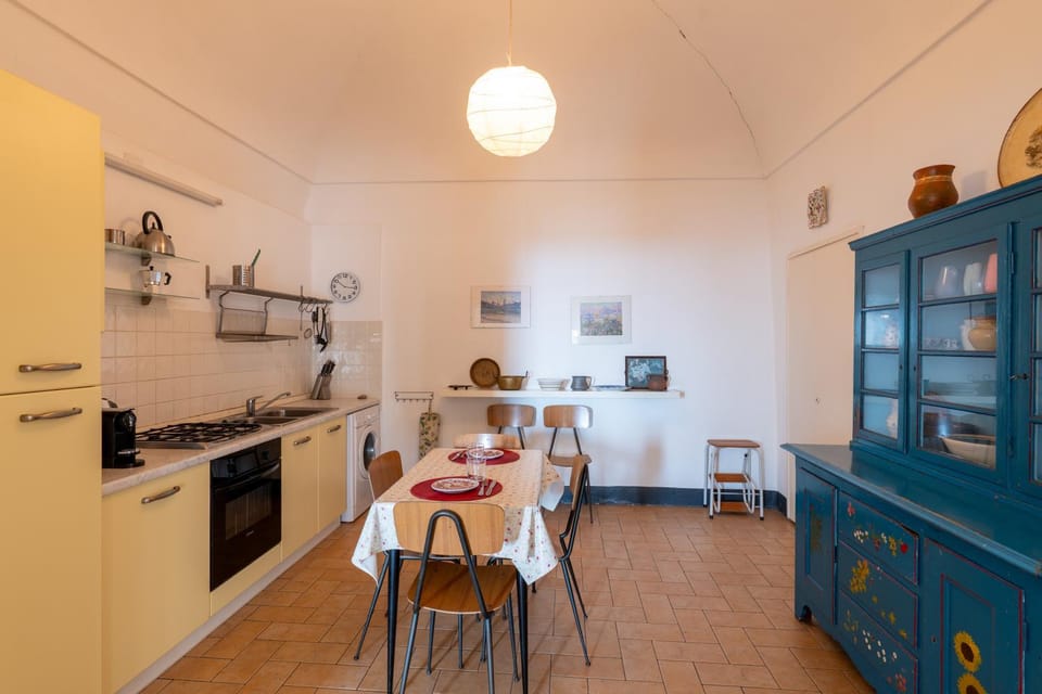 Coffee/tea facilities, washing machine, kitchen