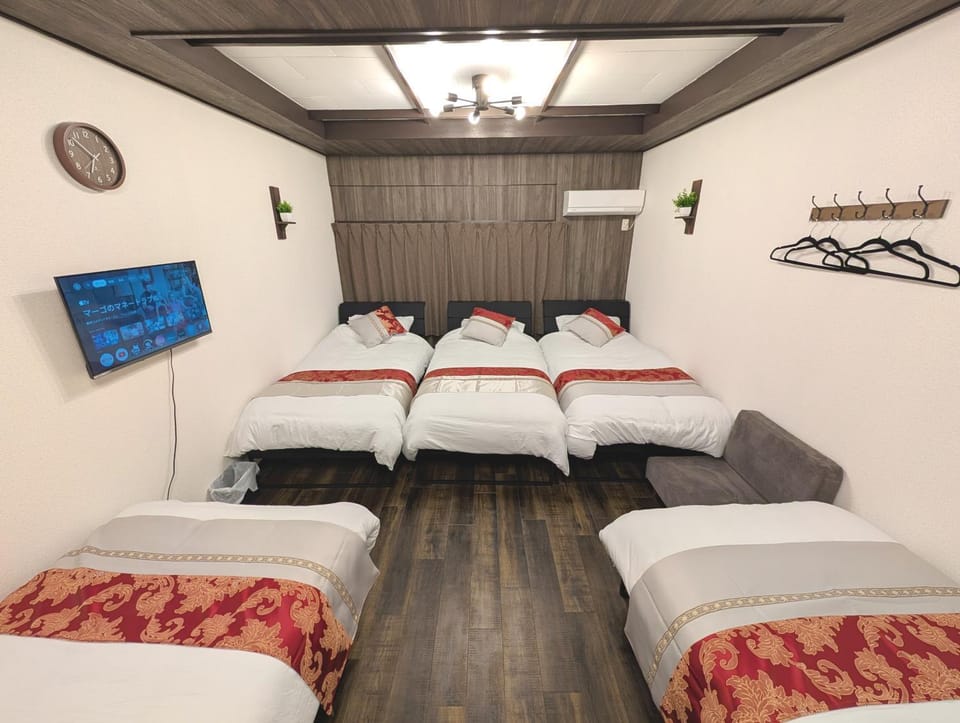 Bed, TV and multimedia, Bedroom, cot