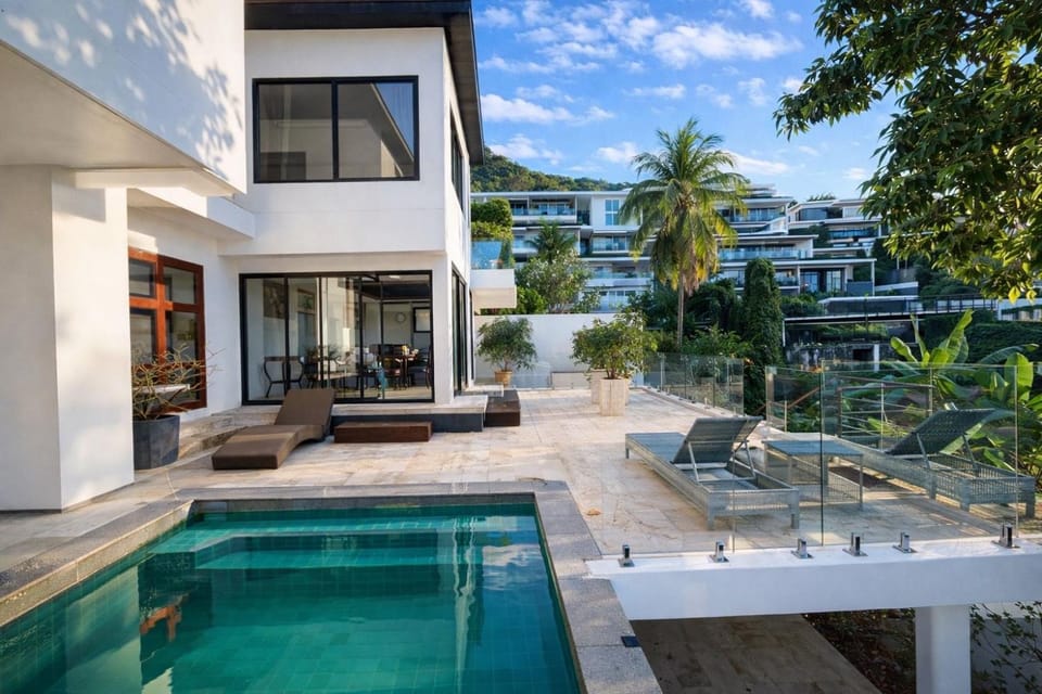 Property building, Swimming pool