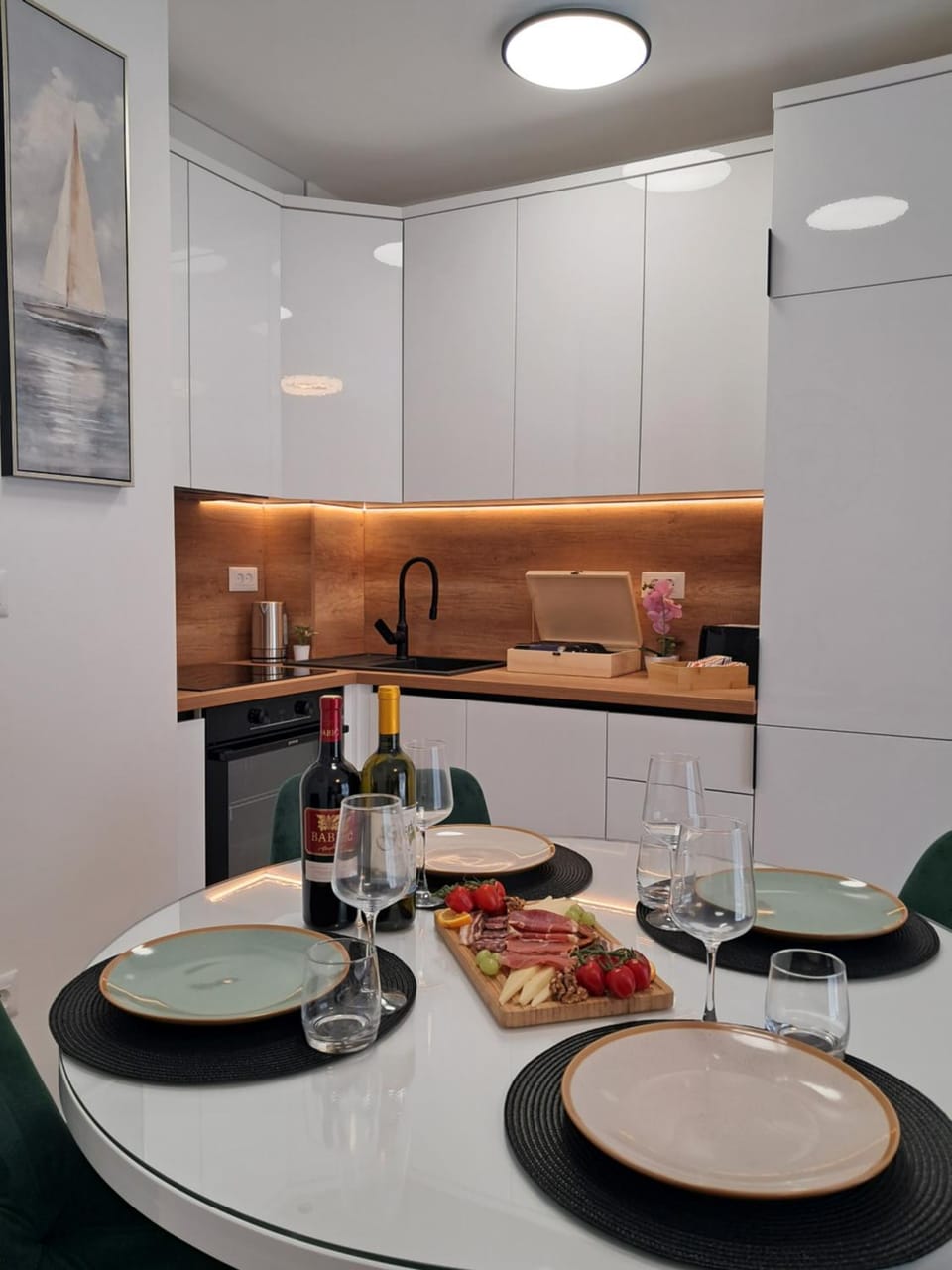 Food and drinks, Dining area, Evening entertainment, Food, stove