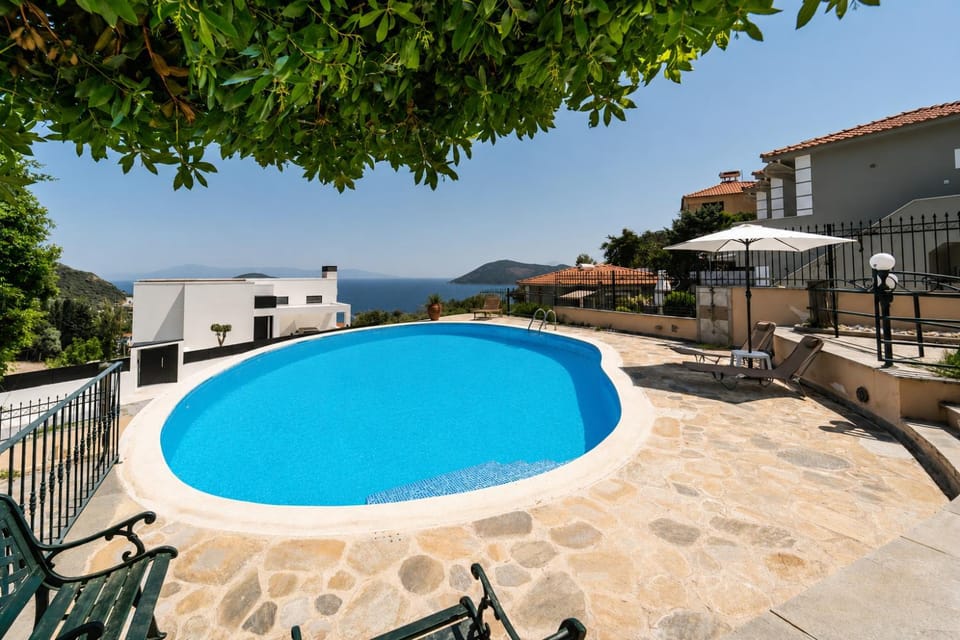 Sunset Retreat Apartment - Pool - Views - Sleeps 7 Apartment in Decentralized Administration of Macedonia and Thrace
