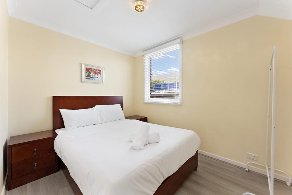 North Shore Spacious 2BR Home in Cremorne House in Sydney