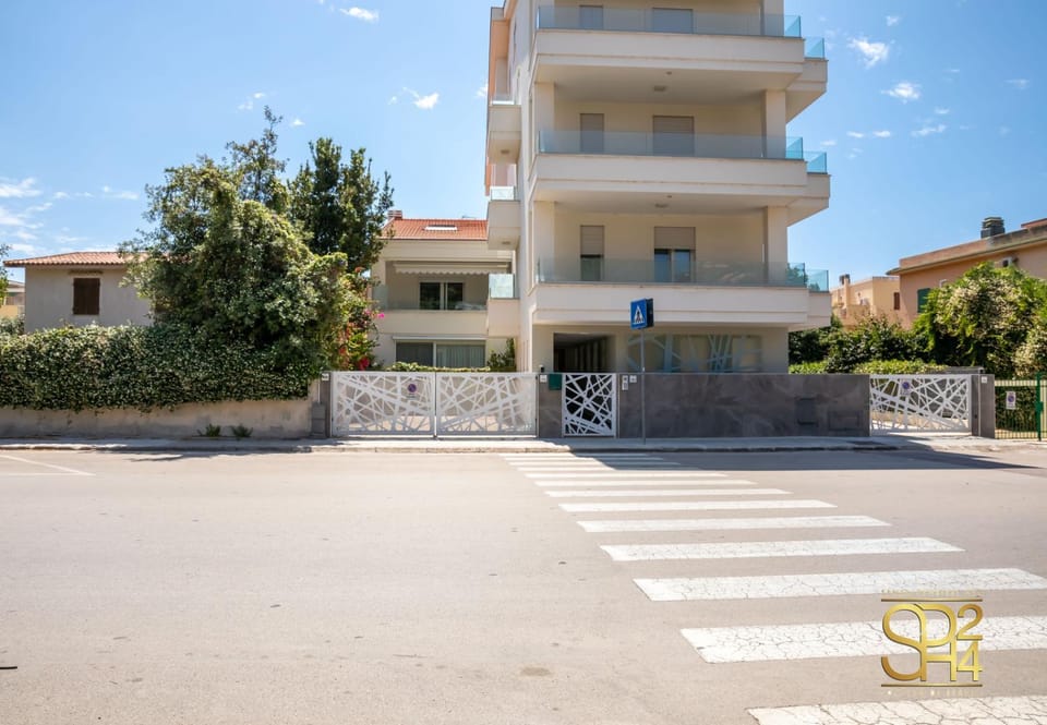 Property building, Street view