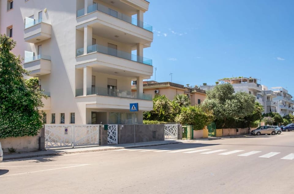 Property building, Street view