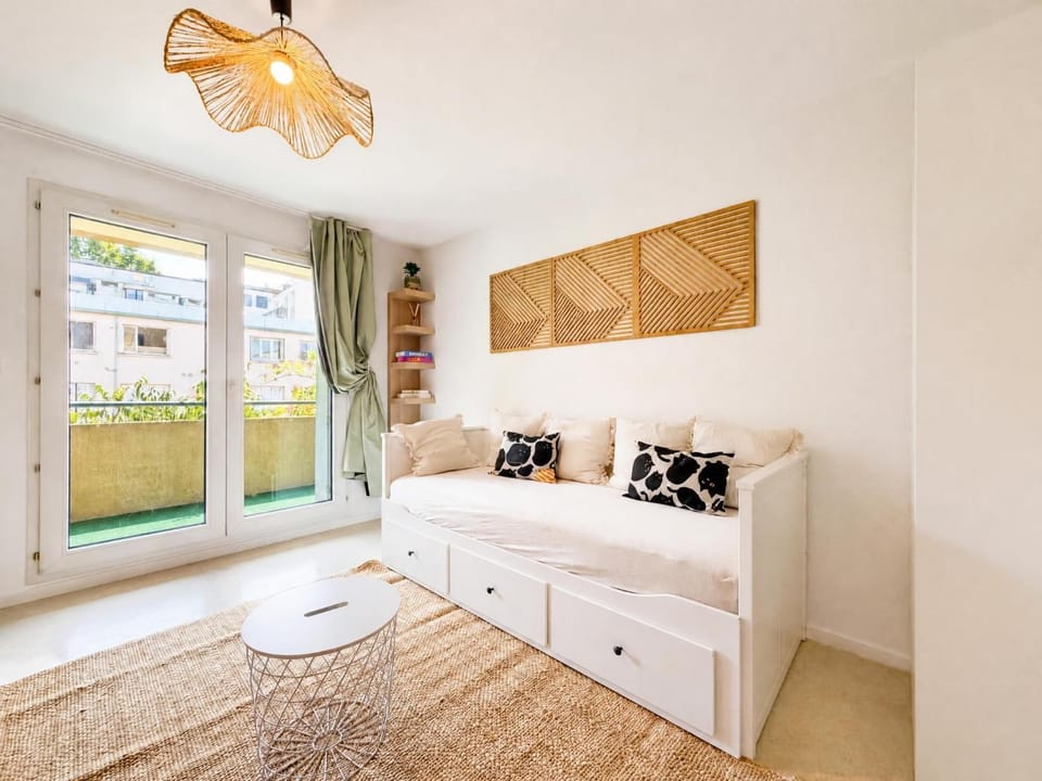 Day, Night, Balcony/Terrace, Living room, Photo of the whole room, Seating area, heating, internet