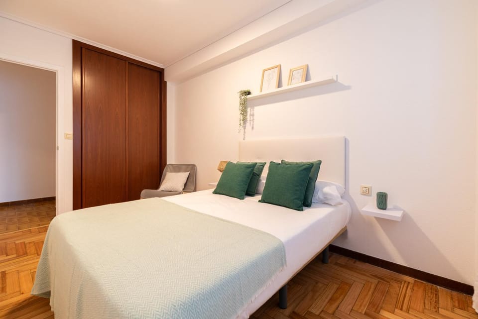Gran Suite Plaza America con Parking Apartment in Vigo