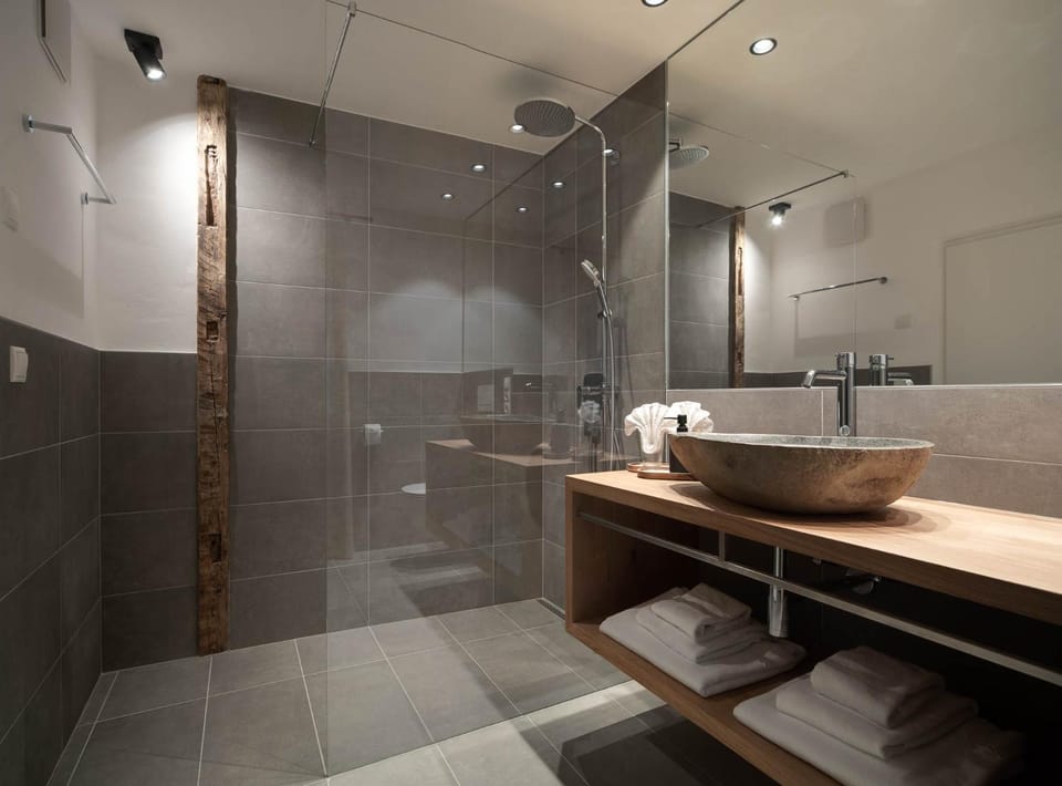 Shower, Bathroom, towels
