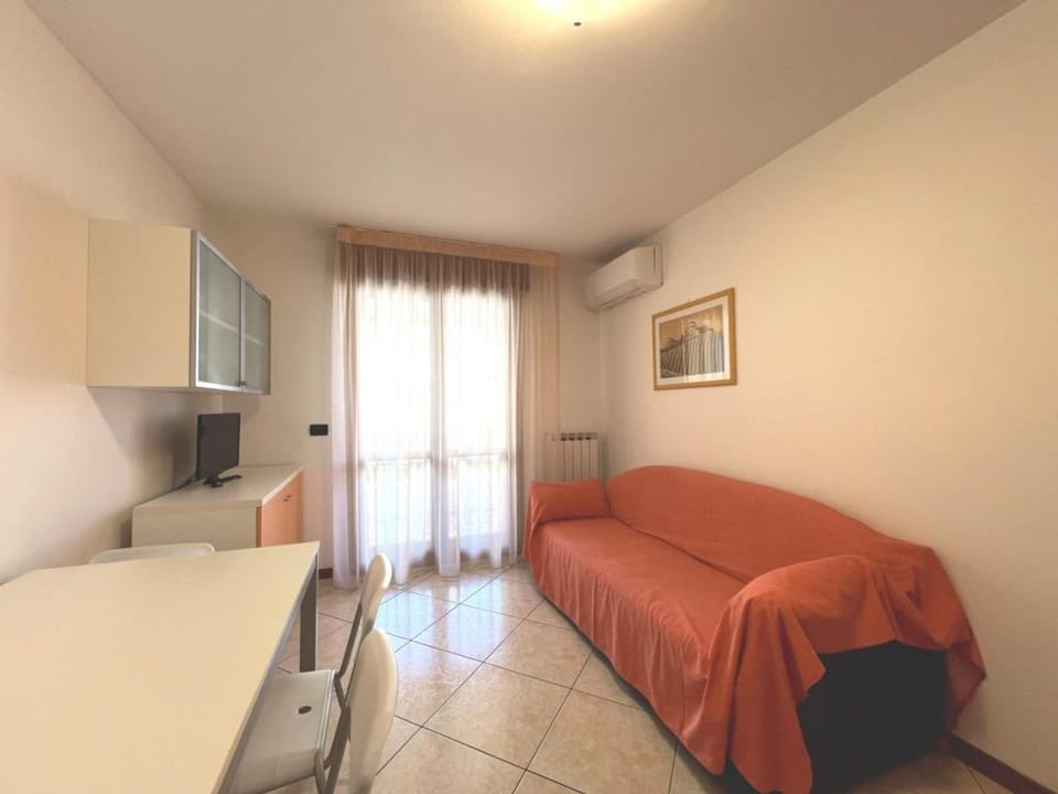 Communal lounge/ TV room, Living room, Seating area, Dining area