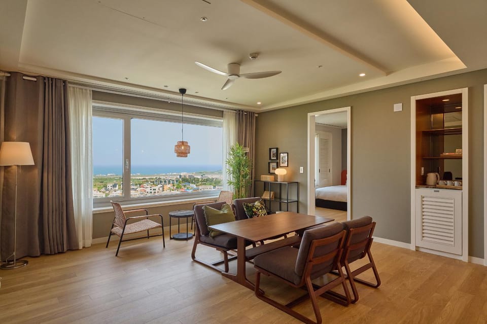 Living room, Seating area, Dining area, Sea view