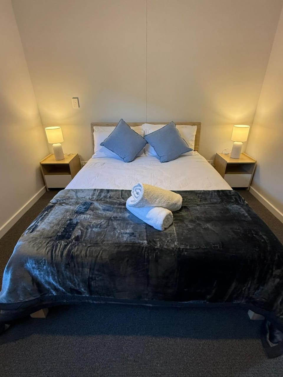 Bed, Photo of the whole room, Bedroom, towels