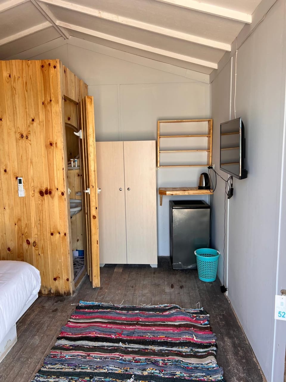 Bedroom, minibar