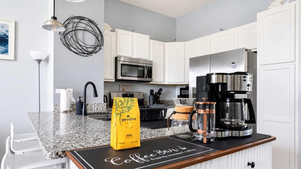 Jax Beach Zen Retreat, Walk to Ocean & Pier House in Jacksonville Beach