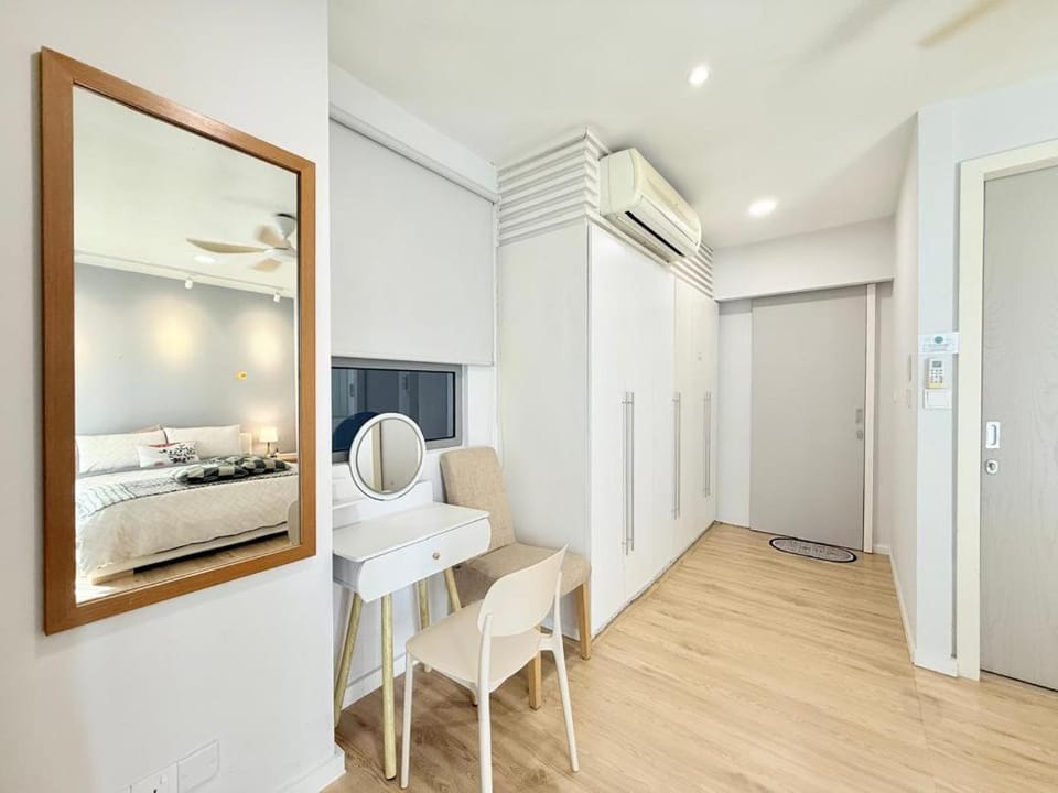 Bedroom, wardrobe