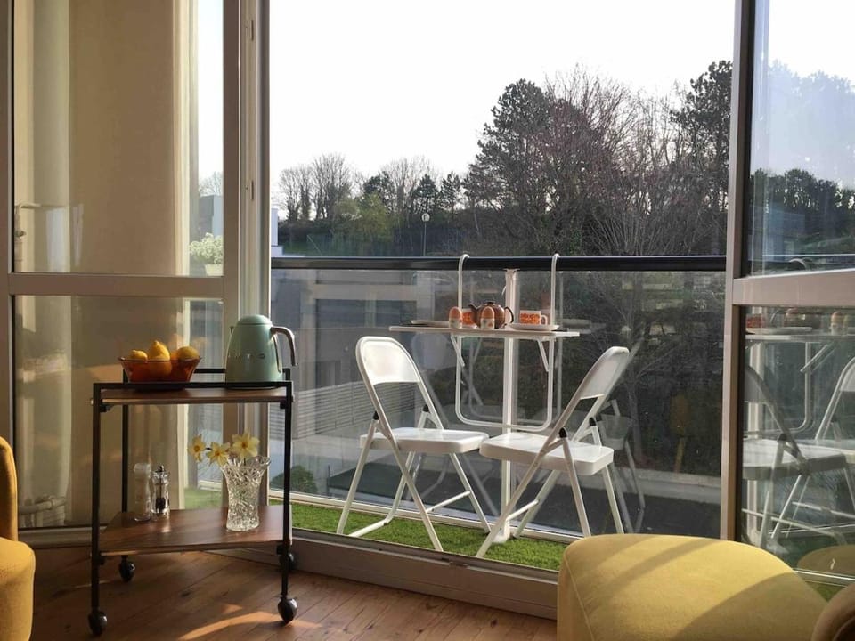 Living room, Seating area, furniture, internet, storage