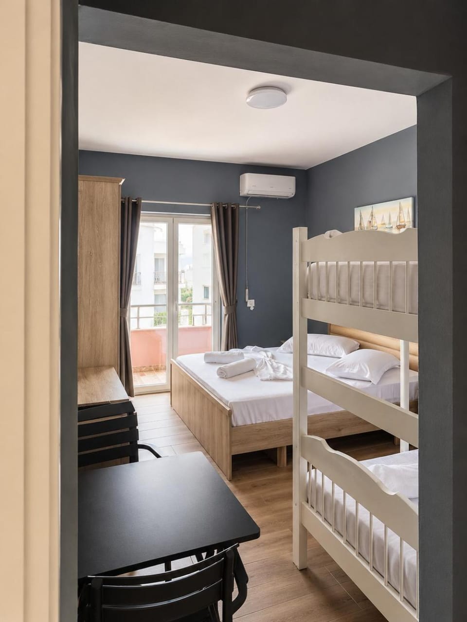 Bed, Photo of the whole room, Bedroom, bunk bed
