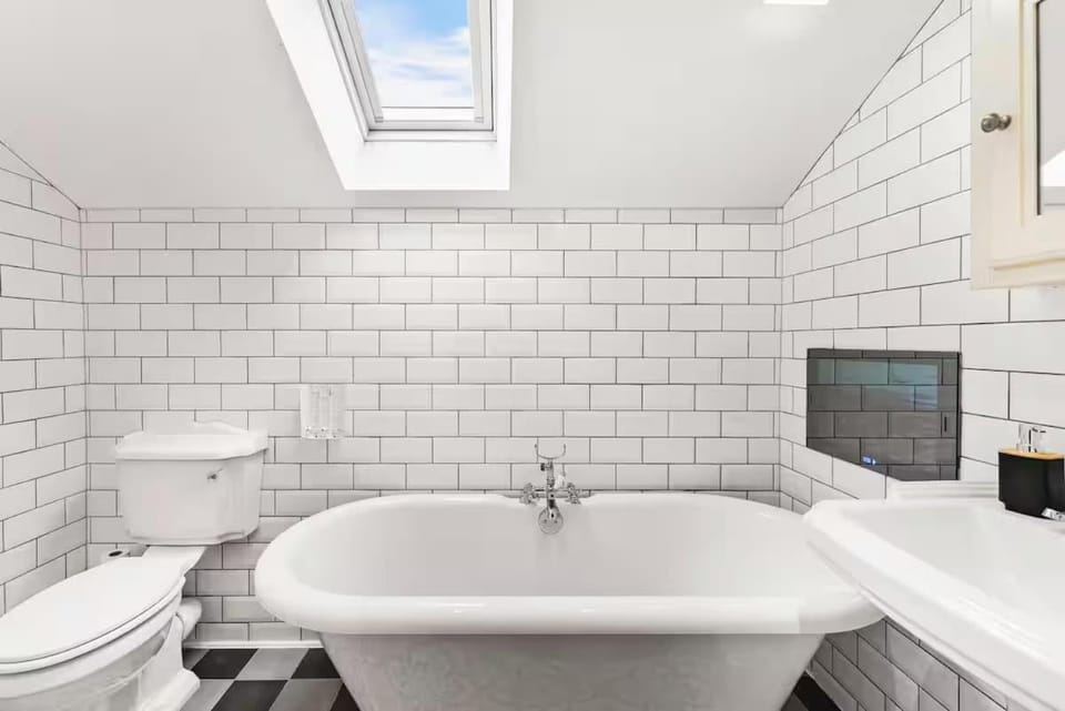 Toilet, Bathroom, Bath