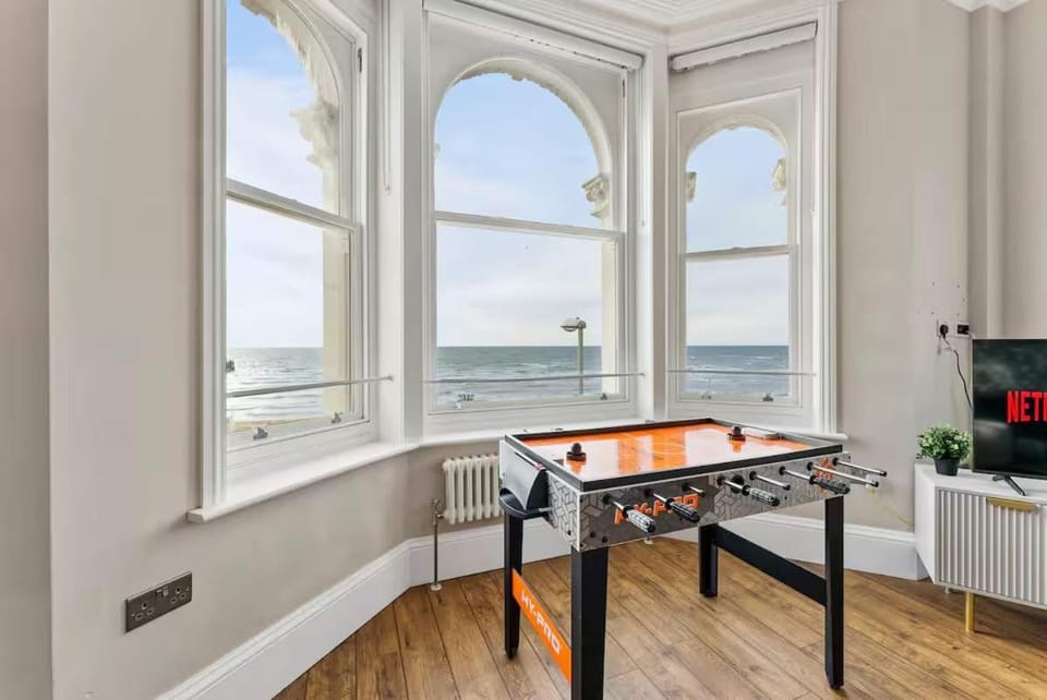 Living room, Sea view