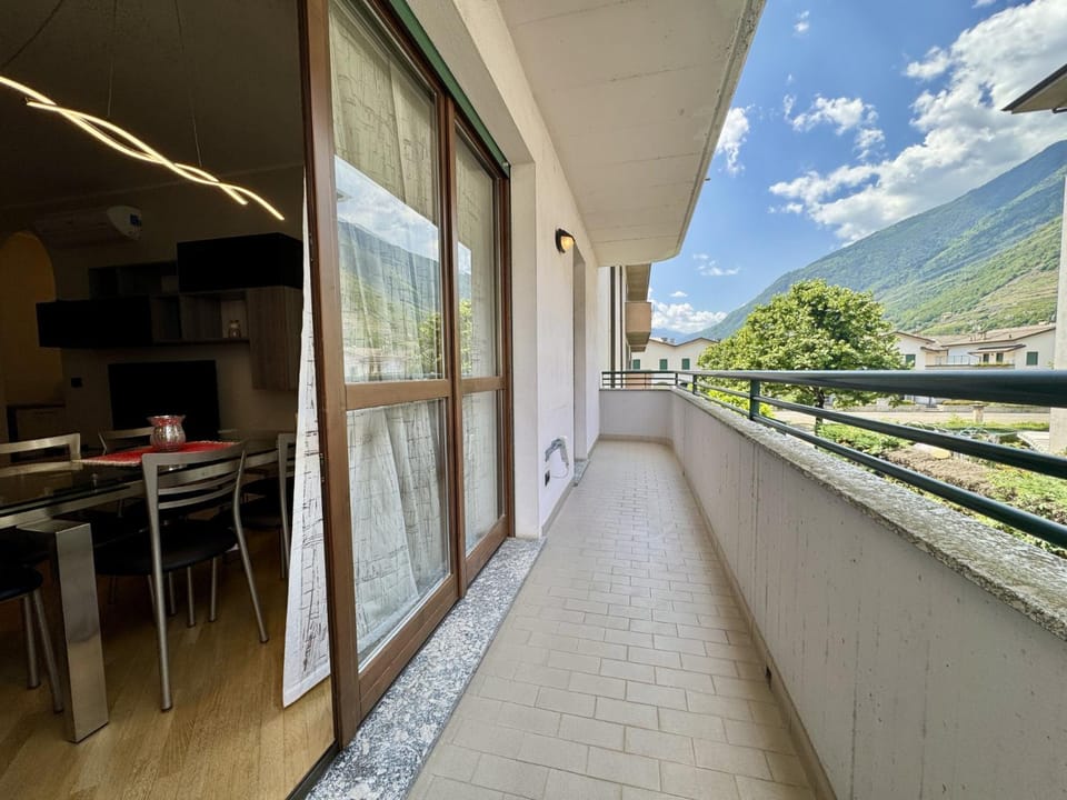 Natural landscape, View (from property/room), Balcony/Terrace, Balcony/Terrace, Dining area, Mountain view