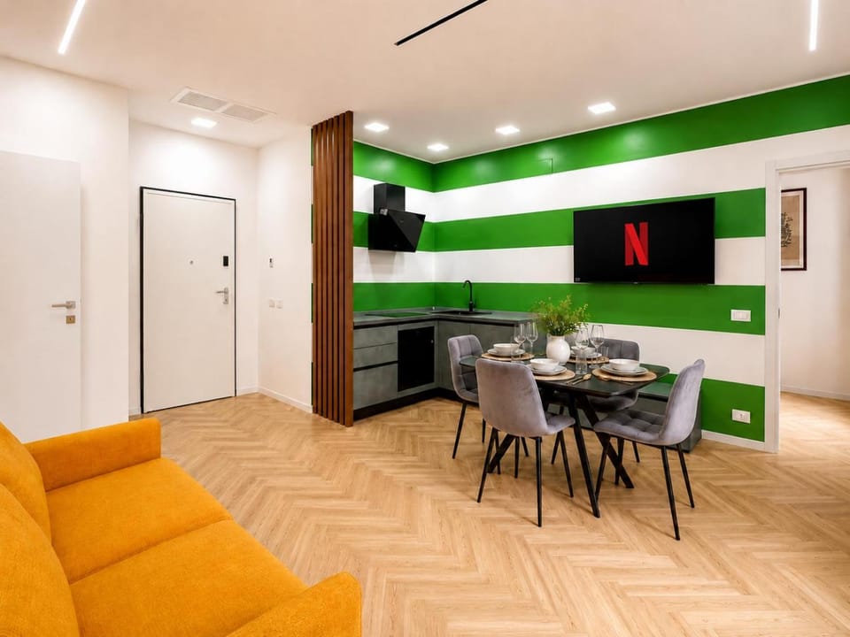 TV and multimedia, Kitchen or kitchenette, Living room, Seating area, Dining area, oven