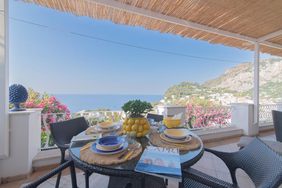 Day, Natural landscape, View (from property/room), Balcony/Terrace, Food and drinks, Dining area, Food, Mountain view, Sea view