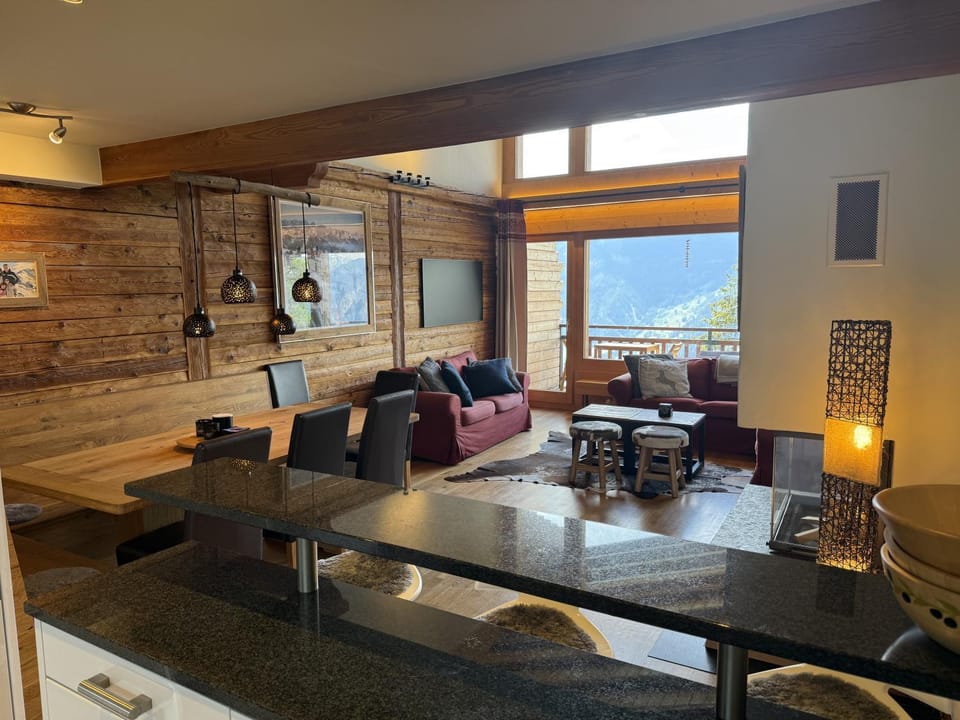 Living room, Dining area