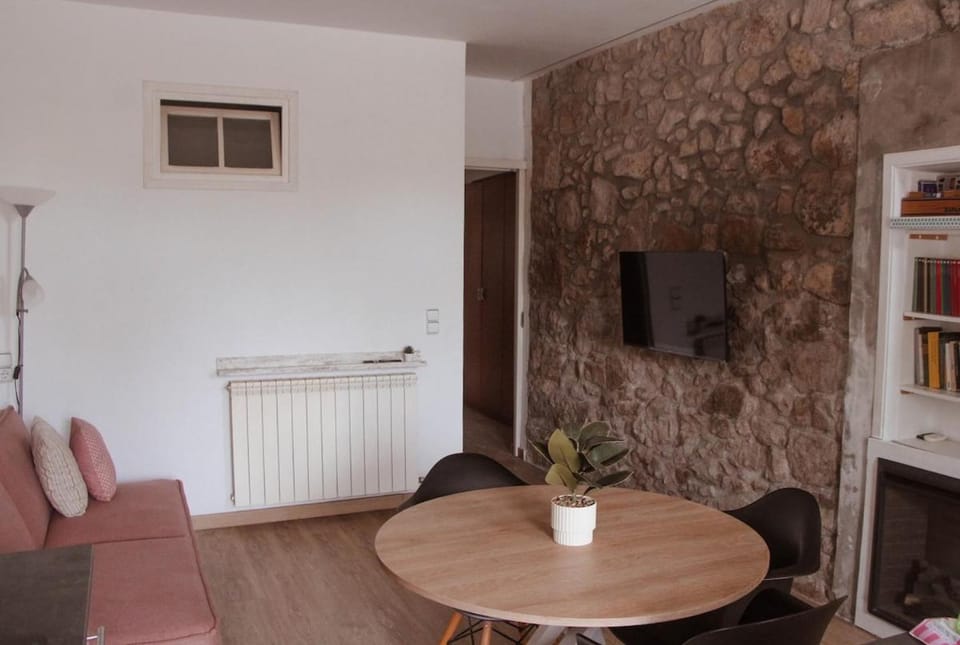 El Carrilet - chimenea, parking y encanto rural Apartment in Berguedà