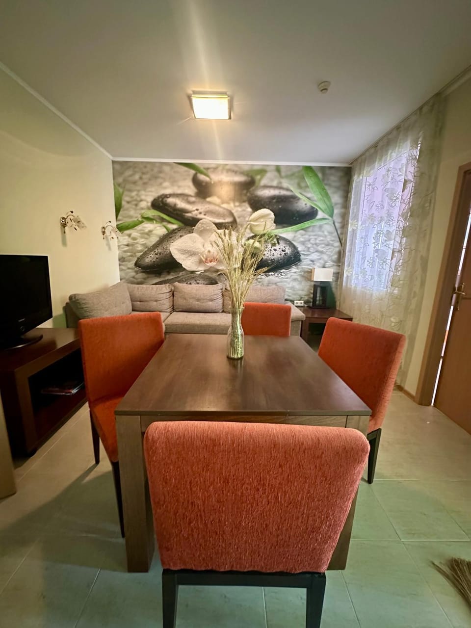 TV and multimedia, Living room, Dining area