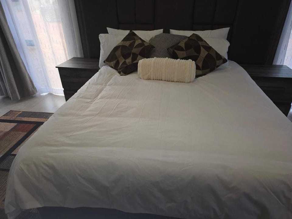 Ivory & Mane Estate - Jacaranda House in Harare