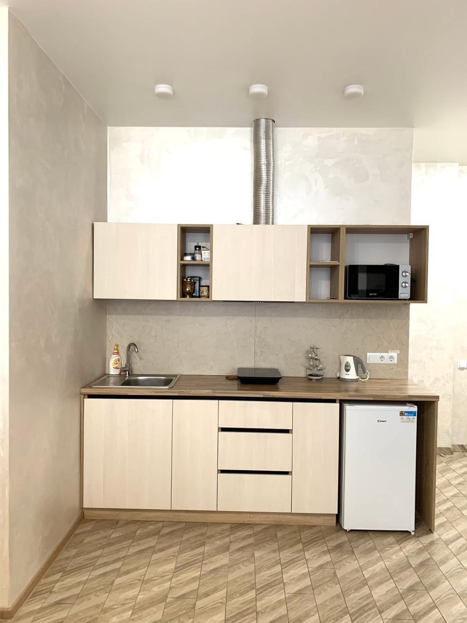 Kitchen or kitchenette