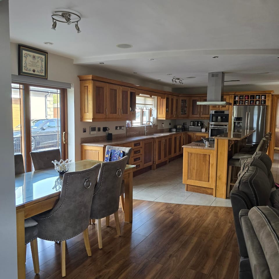 Irish Open 2026 - Sleeps 8 - 15 min from Doonbeg House in County Limerick